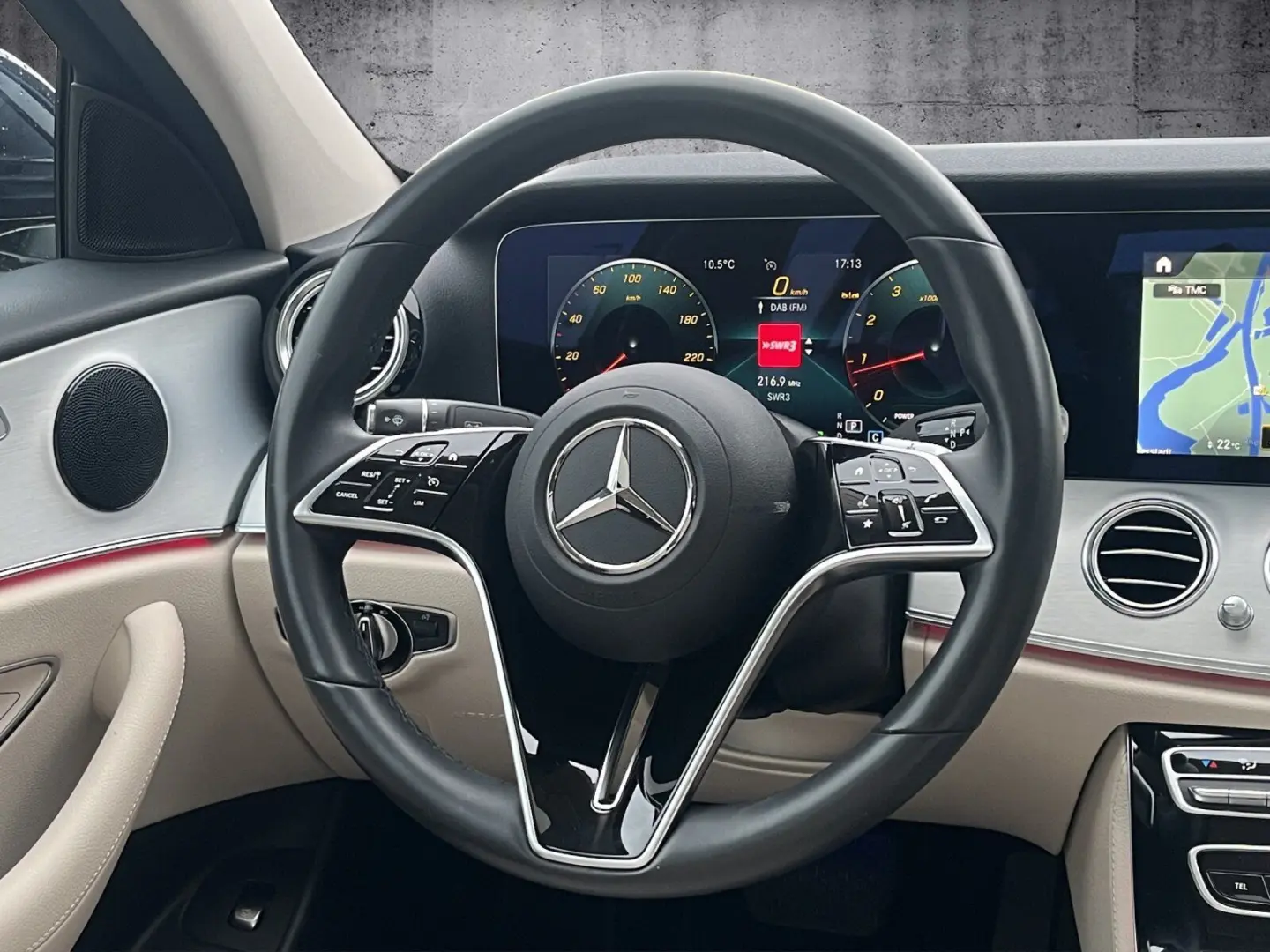E 300 AMG+SCHIEBEDACH+360+AMBI+MBUX-HIGH-END+LED