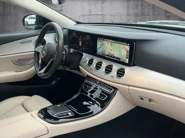 E 300 AMG+SCHIEBEDACH+360+AMBI+MBUX-HIGH-END+LED