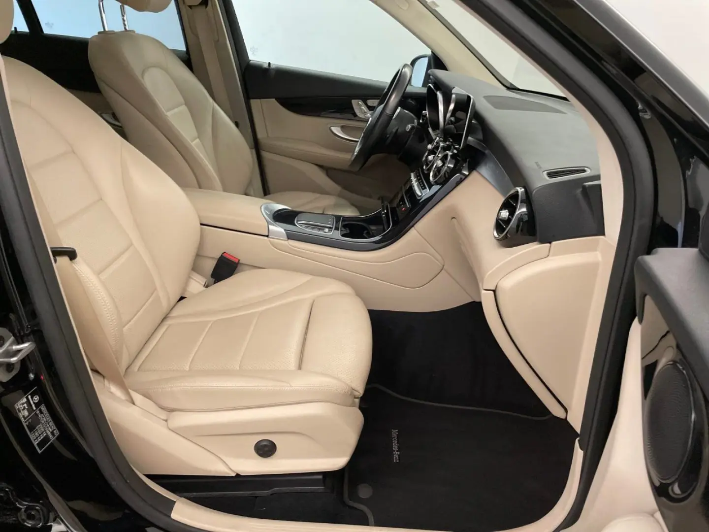 GLC 220 d 4Matic 360° AHK Pano S-Dach ACC BLIS