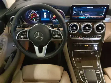 GLC 300 de 4M-PANO Leder AssiP BusiP KAM
