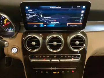 GLC 300 de 4M-PANO Leder AssiP BusiP KAM