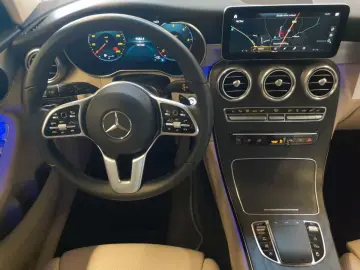 GLC 400 d 4M- PANO StHz BusiP AssiP HuD