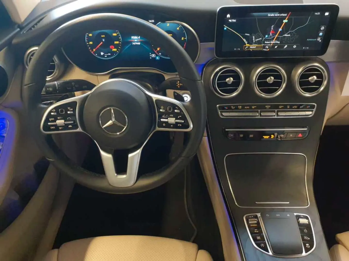 GLC 400 d 4M- PANO StHz BusiP AssiP HuD