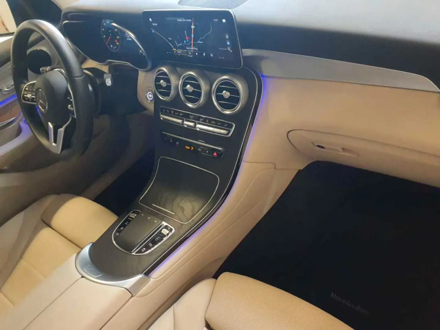GLC 400 d 4M- PANO StHz BusiP AssiP HuD