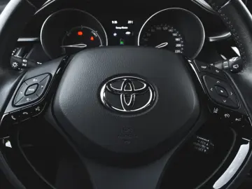 Toyota C-HR 2.0 Hybrid Club Automatic