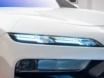 BMW 740d xDrive M-Sport TV