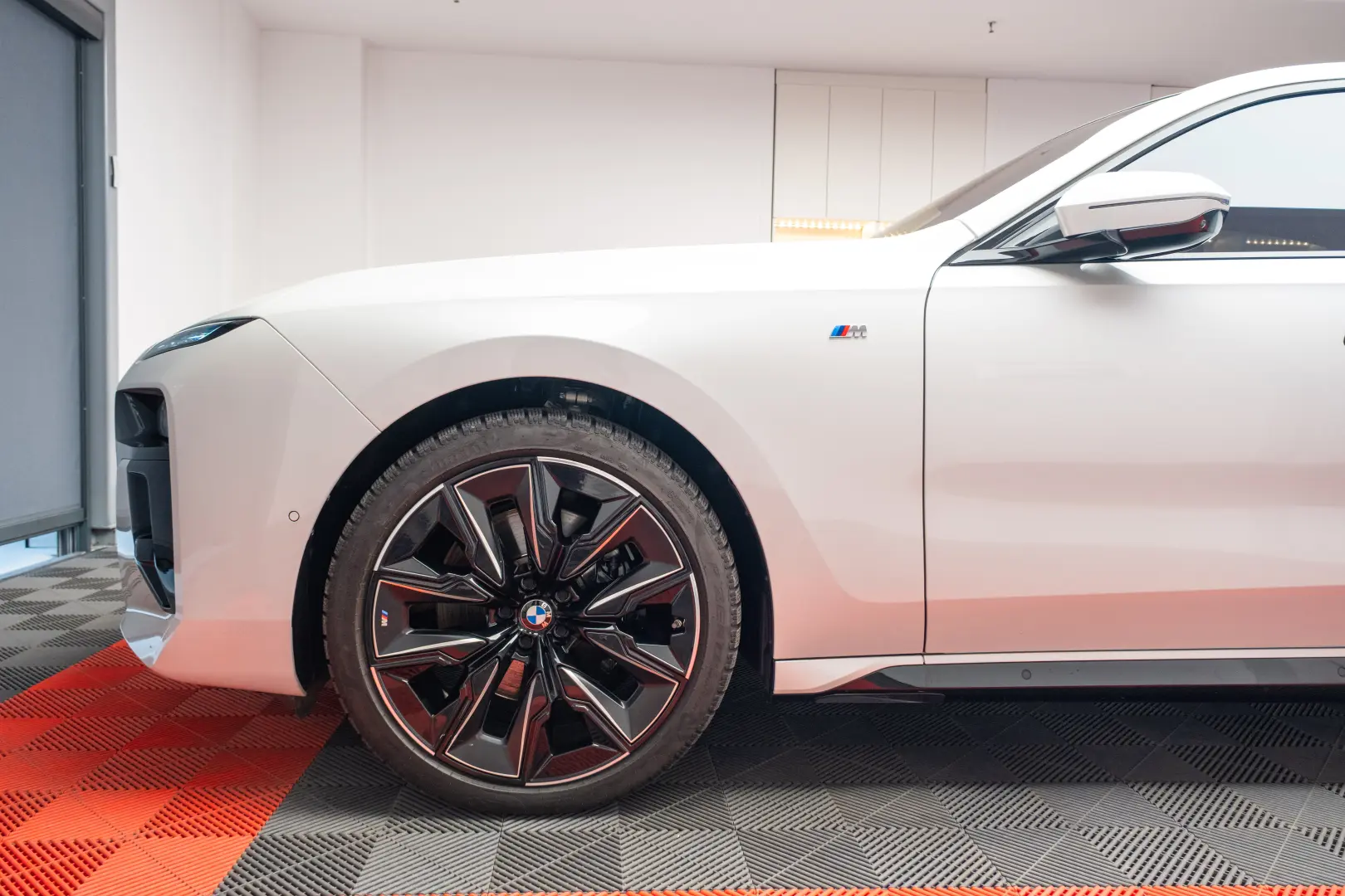 BMW 740d xDrive M-Sport TV