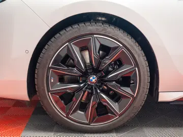 BMW 740d xDrive M-Sport TV