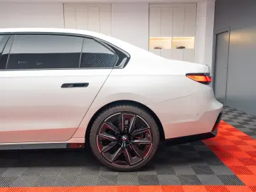 BMW 740d xDrive M-Sport TV