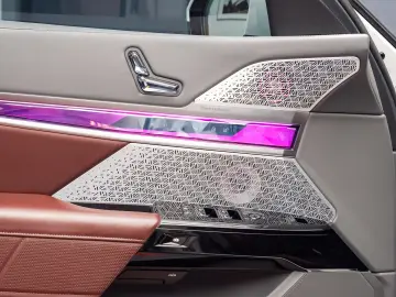 BMW 740d xDrive M-Sport TV