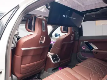 BMW 740d xDrive M-Sport TV