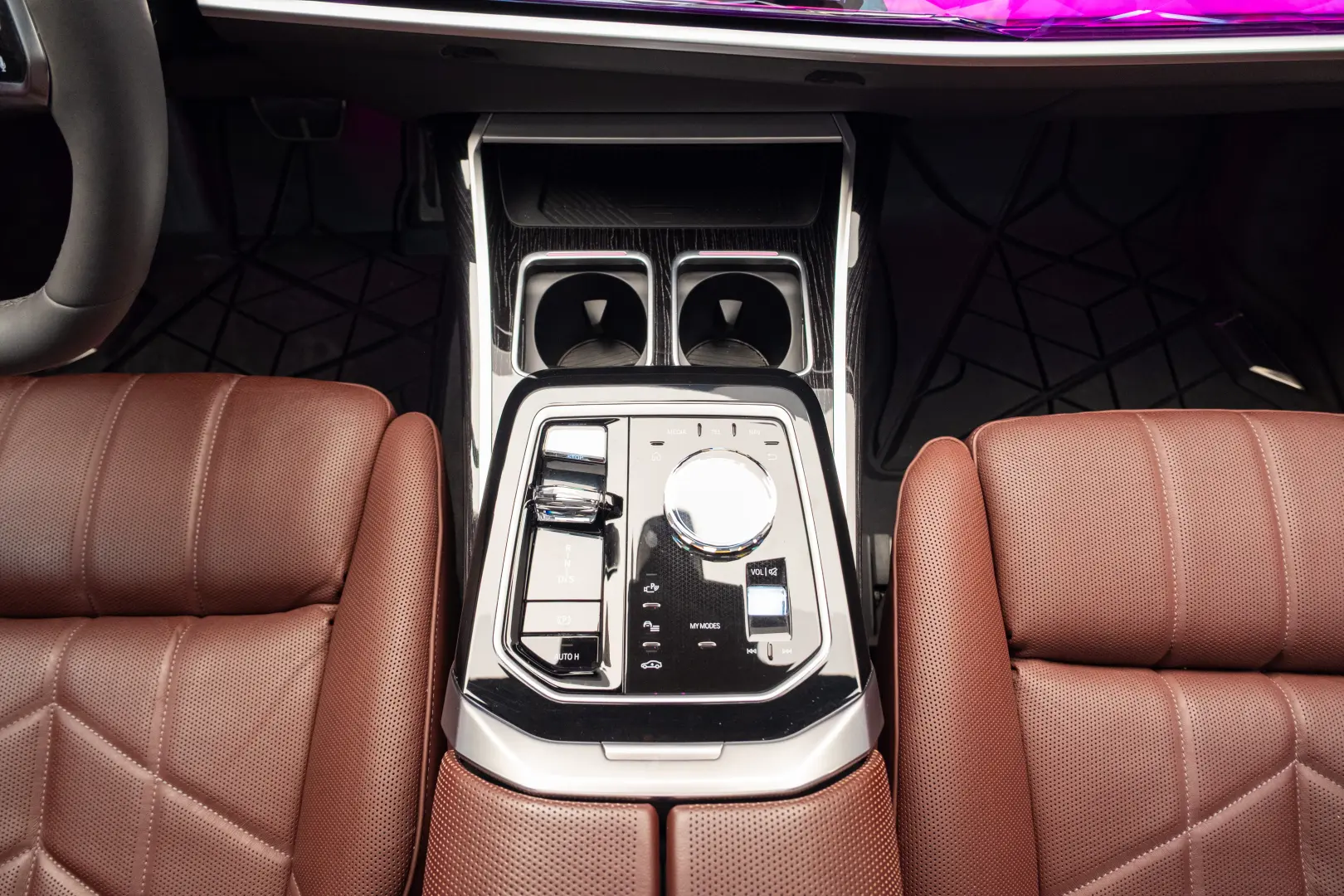 BMW 740d xDrive M-Sport TV