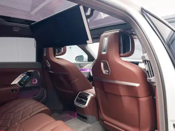 BMW 740d xDrive M-Sport TV
