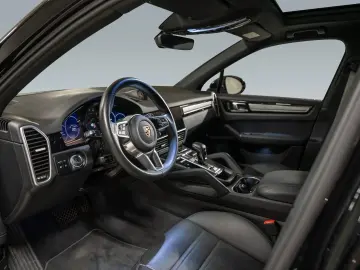 Cayenne Platinum Edition Surround View InnoDrive