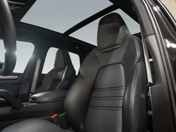 Cayenne Platinum Edition Surround View InnoDrive