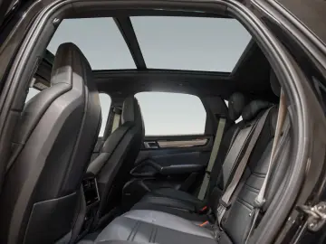Cayenne Platinum Edition Surround View InnoDrive