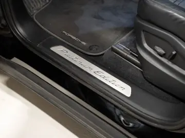 Cayenne Platinum Edition Surround View InnoDrive