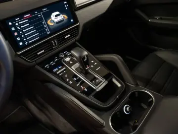 Cayenne Platinum Edition Surround View InnoDrive