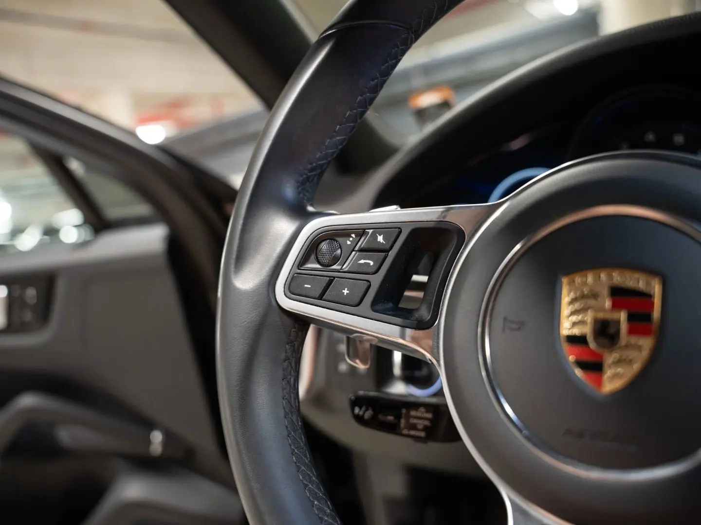 Cayenne Platinum Edition Surround View InnoDrive