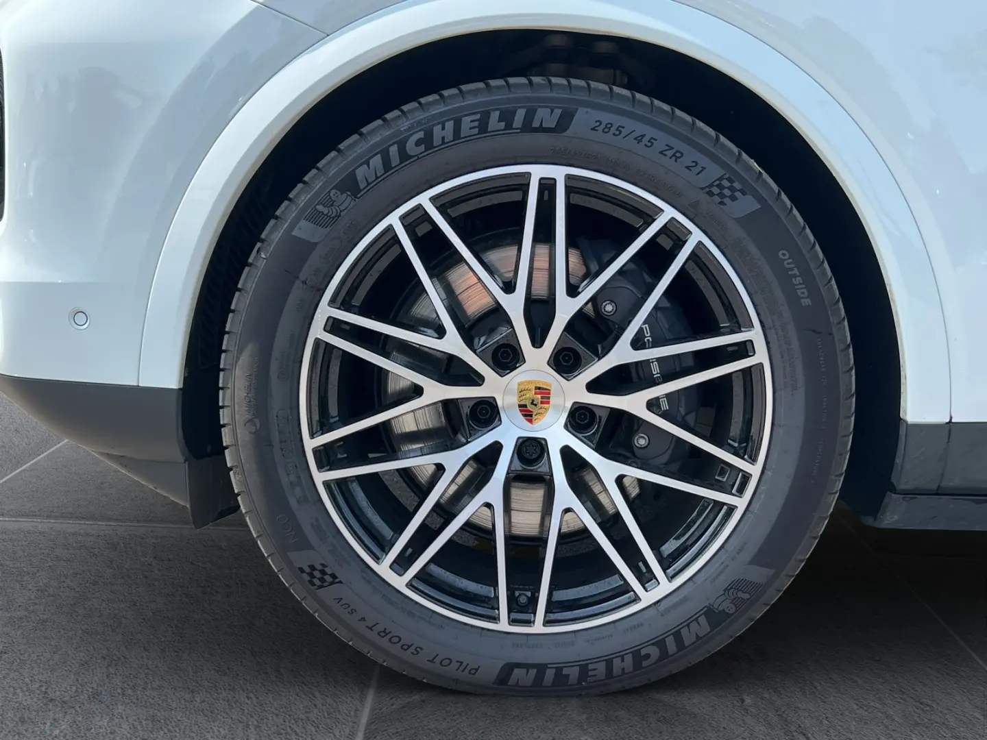 Cayenne E-Hybrid | Hinterachslenkung | Head-Up |