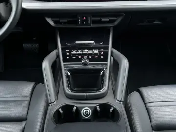 Cayenne E-Hybrid | Hinterachslenkung | Head-Up |