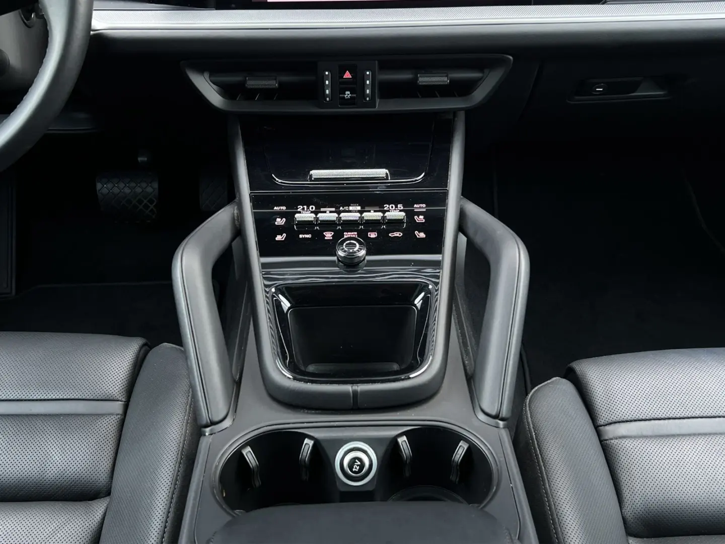 Cayenne E-Hybrid | Hinterachslenkung | Head-Up |
