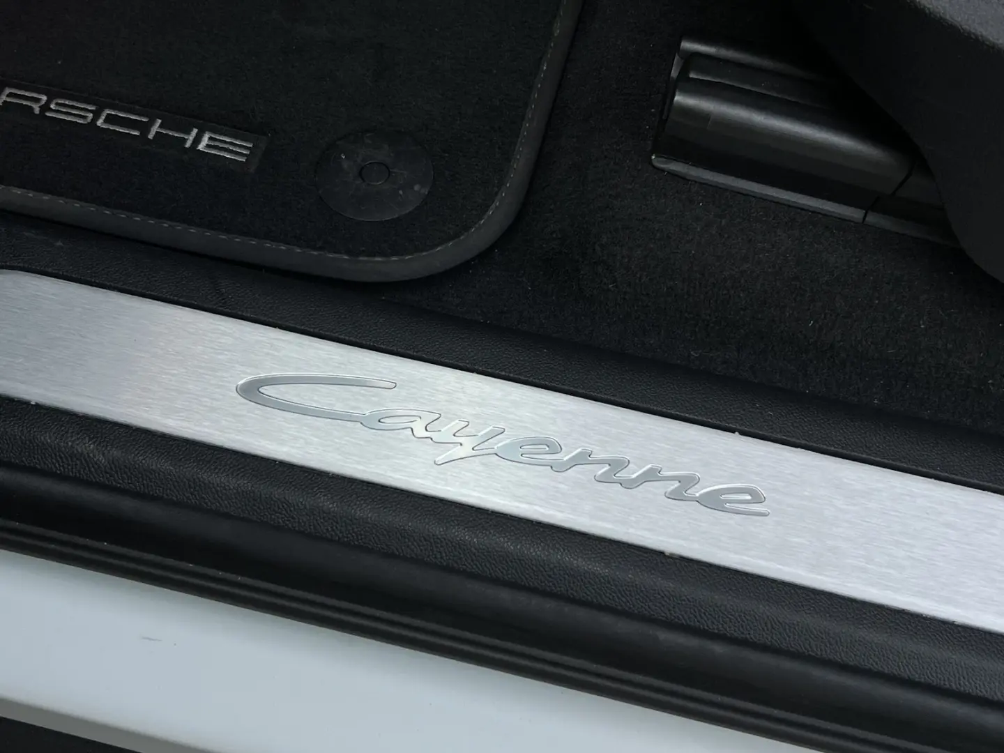 Cayenne E-Hybrid | Hinterachslenkung | Head-Up |