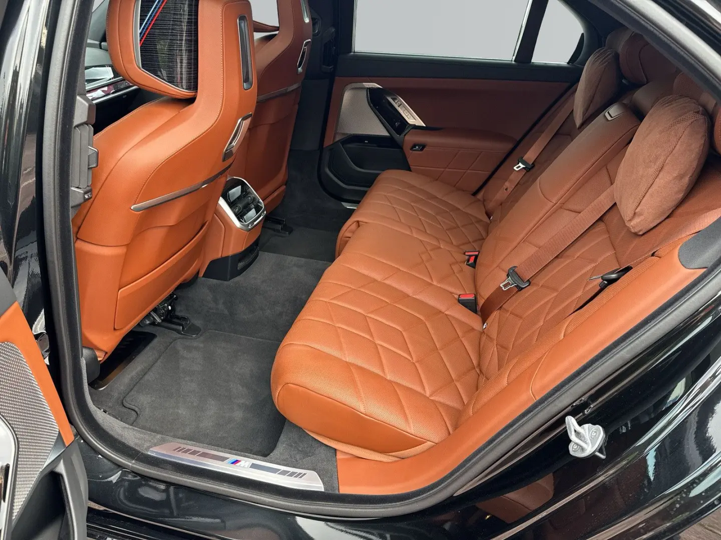 740d xDrive M SPORT PRO *Executive Lounge *Sky