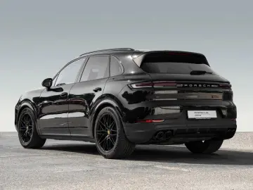 Cayenne 18 Wege Sitze AHK Pano 21 Zoll 90l Tank