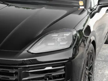 Cayenne 18 Wege Sitze AHK Pano 21 Zoll 90l Tank