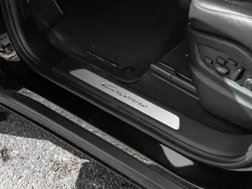 Cayenne 18 Wege Sitze AHK Pano 21 Zoll 90l Tank