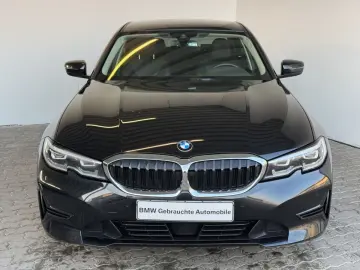 330e xDrive Lim. Advantage LiveCock.LED.