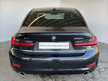 330e xDrive Lim. Advantage LiveCock.LED.