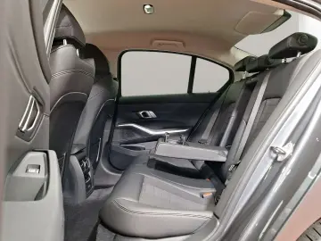 320d xDrive Limousine Sport Line PDC Sportsitze