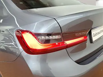 320d xDrive Limousine Sport Line PDC Sportsitze