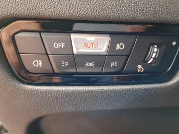 320d xDrive Limousine Sport Line PDC Sportsitze