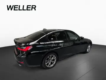 320dA xDrive Sport Line LiCoPr PDC SHZ DAB Alu17