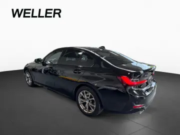 320dA xDrive Sport Line LiCoPr PDC SHZ DAB Alu17
