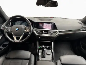 320dA xDrive Sport Line LiCoPr PDC SHZ DAB Alu17