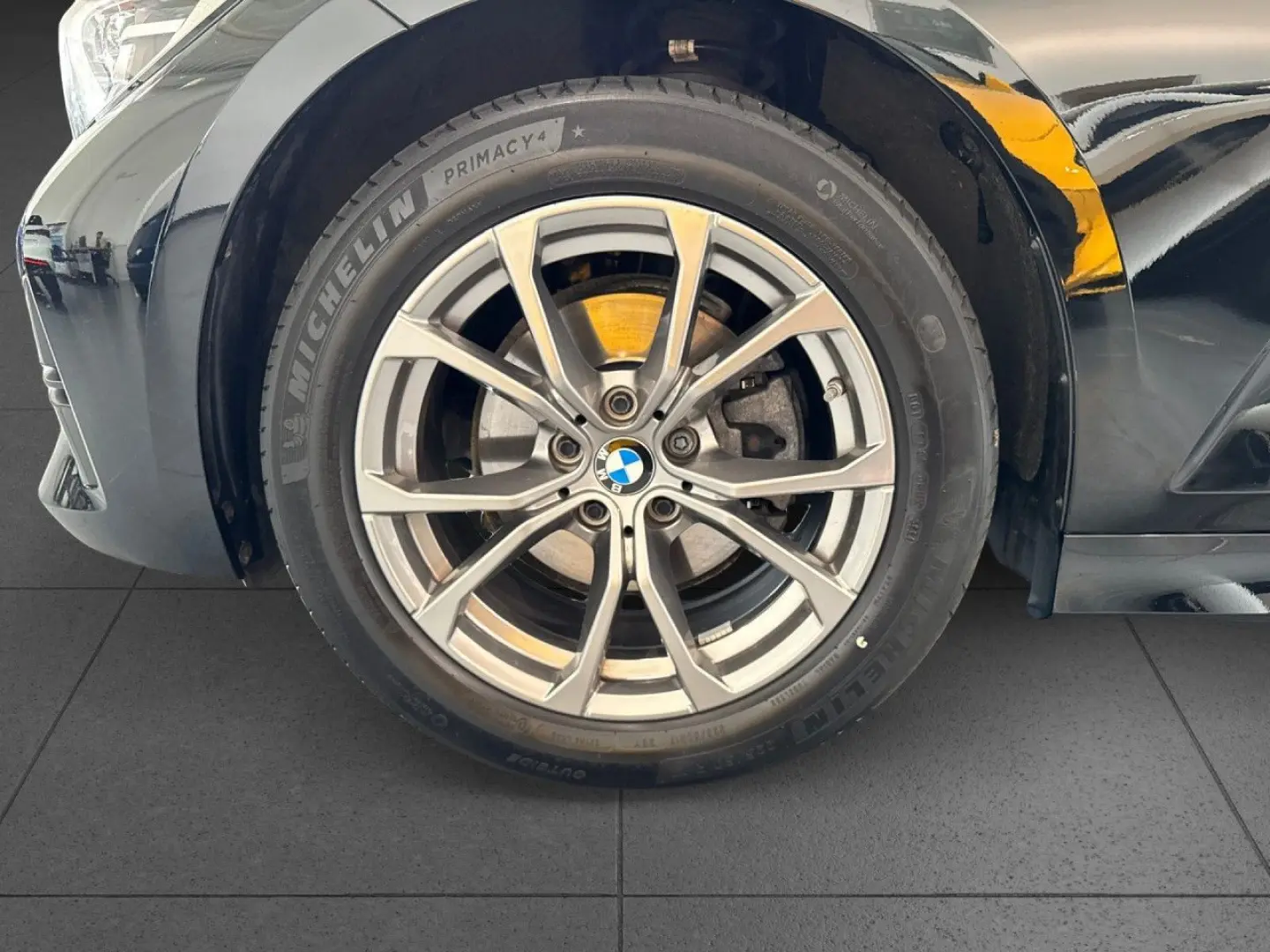 320dA xDrive Sport Line LiCoPr PDC SHZ DAB Alu17