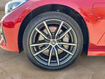 330e xDrive Laser/Hud/HK/Keyless/Sunroof/Ambiental