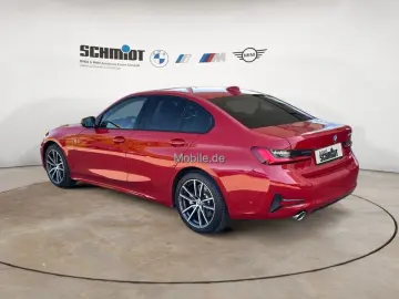 330e xDrive Laser/Hud/HK/Keyless/Sunroof/Ambiental