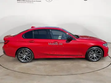 330e xDrive Laser/Hud/HK/Keyless/Sunroof/Ambiental