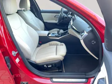330e xDrive Laser/Hud/HK/Keyless/Sunroof/Ambiental