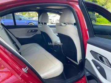 330e xDrive Laser/Hud/HK/Keyless/Sunroof/Ambiental