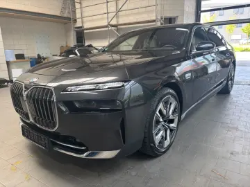 740 d xDrive  Cinema TV Lounge Individualleder