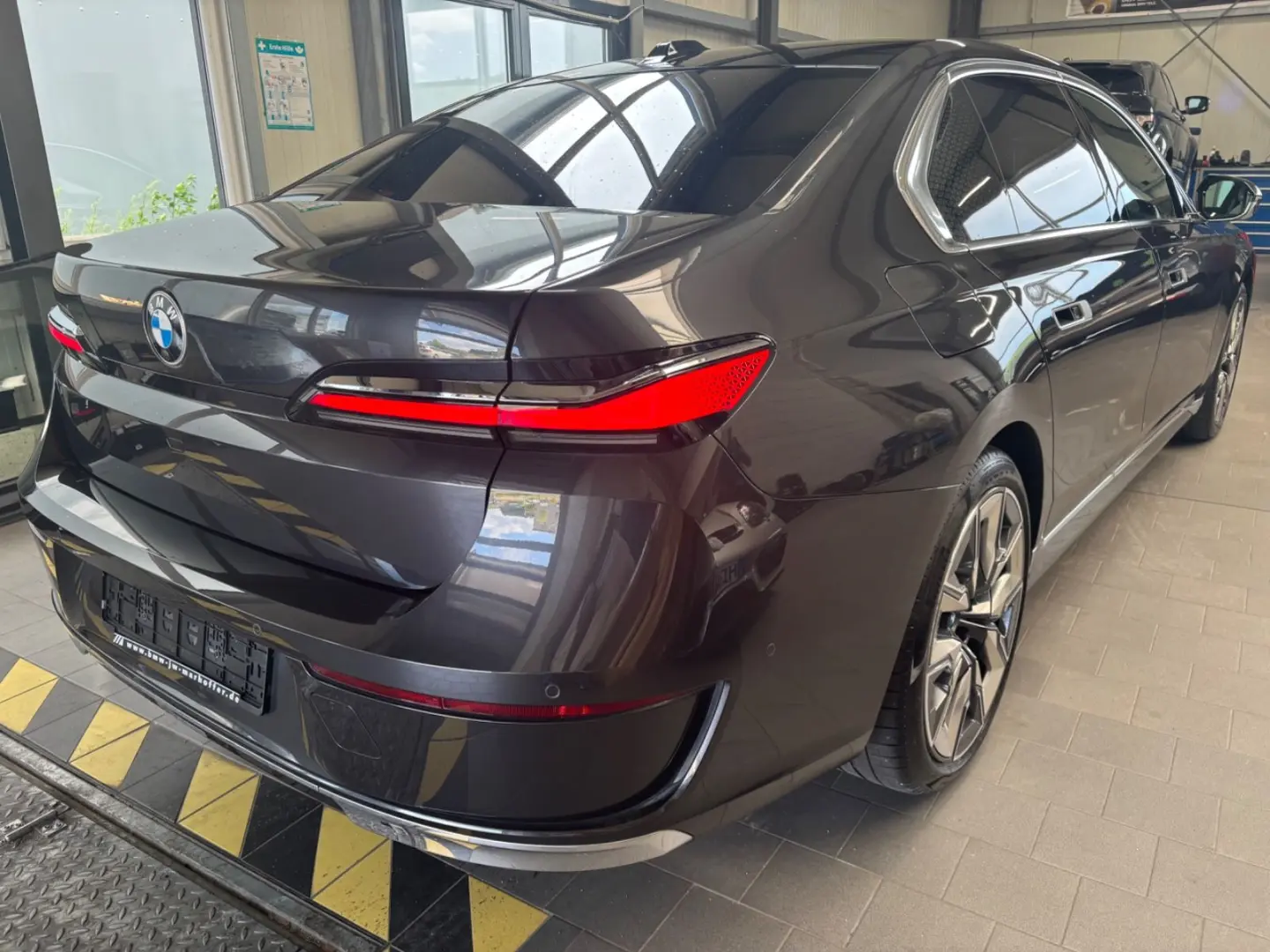740 d xDrive  Cinema TV+Lounge Individualleder