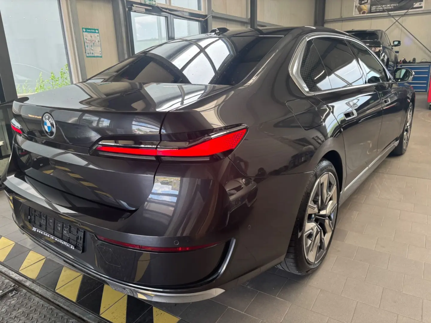 740 d xDrive  Cinema TV+Lounge Individualleder