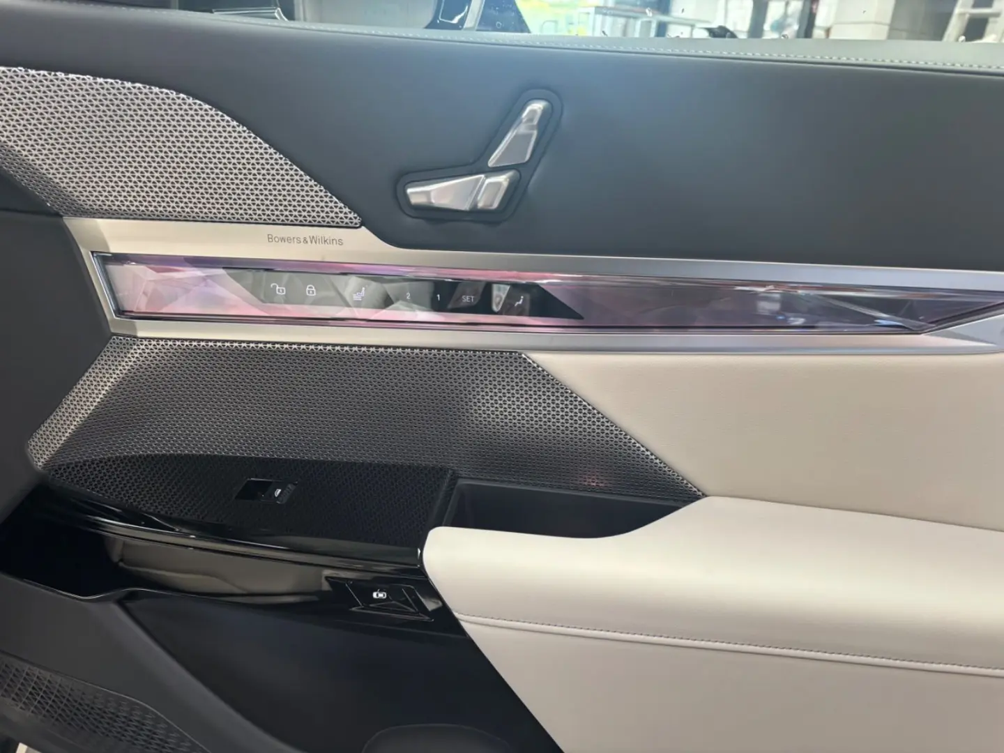 740 d xDrive  Cinema TV+Lounge Individualleder