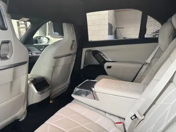740 d xDrive  Cinema TV+Lounge Individualleder